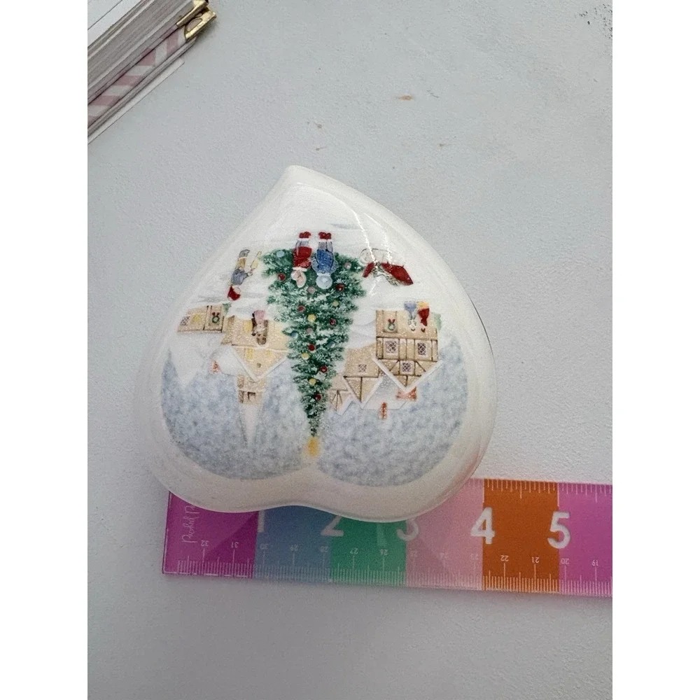Mikasa MERRY CHRISTMAS Holiday Covered Heart Shaped Bowl‎ Trinket Box - FX032